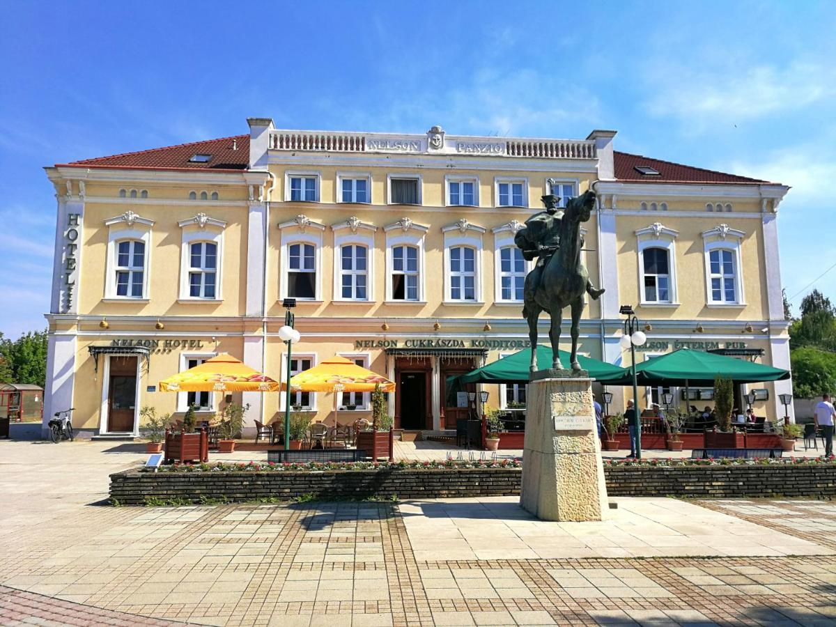 Nelson Hotel Hajdúszoboszló Buitenkant foto